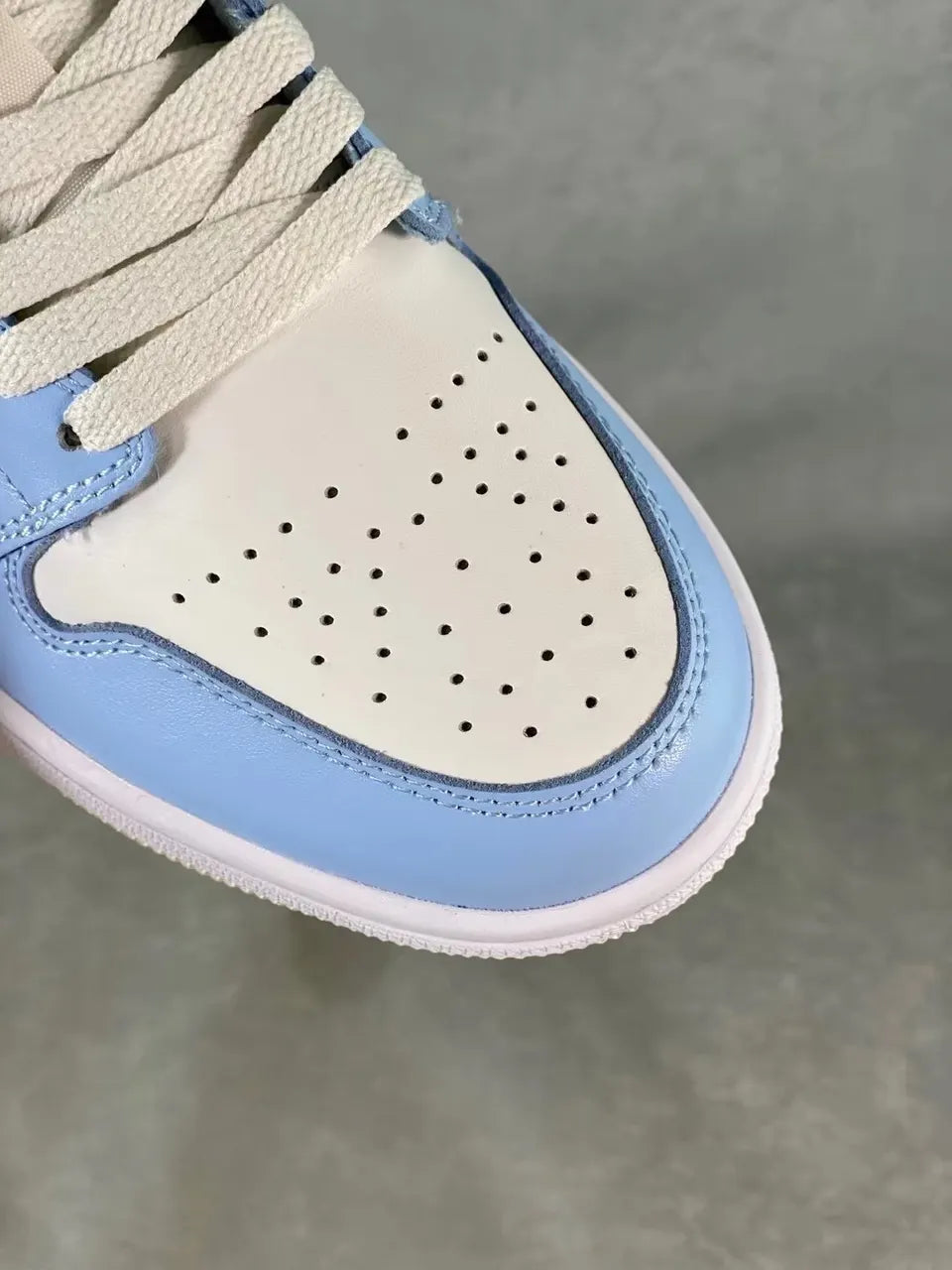 iconic Air Jordan 1 Low UNC - Hình 6