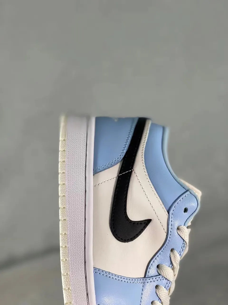 iconic Air Jordan 1 Low UNC - Hình 7