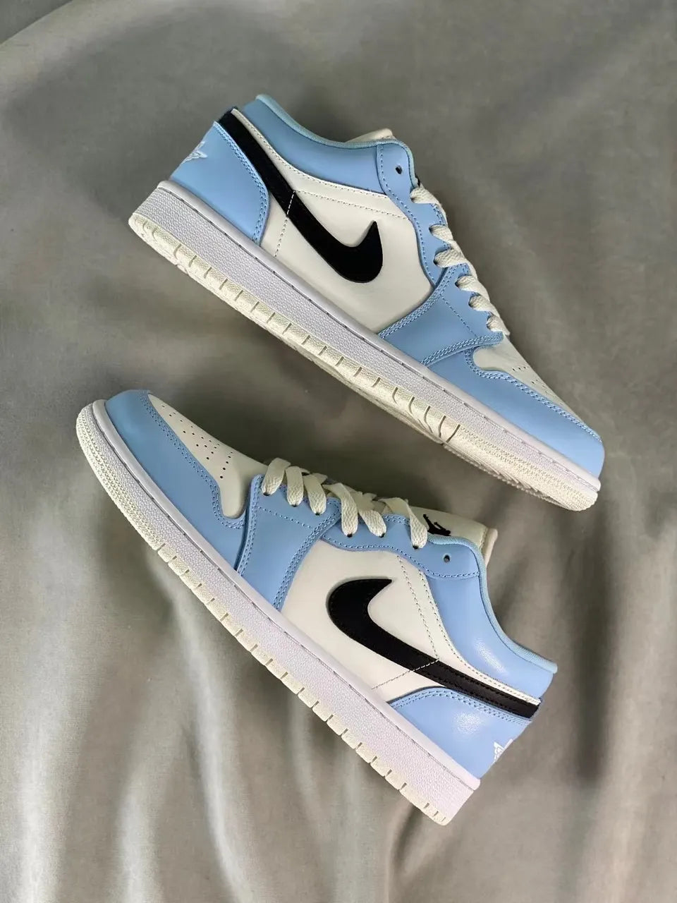 iconic Air Jordan 1 Low UNC - Hình 8