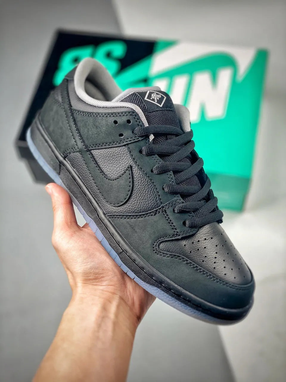 Nike SB Dunk Low Afar