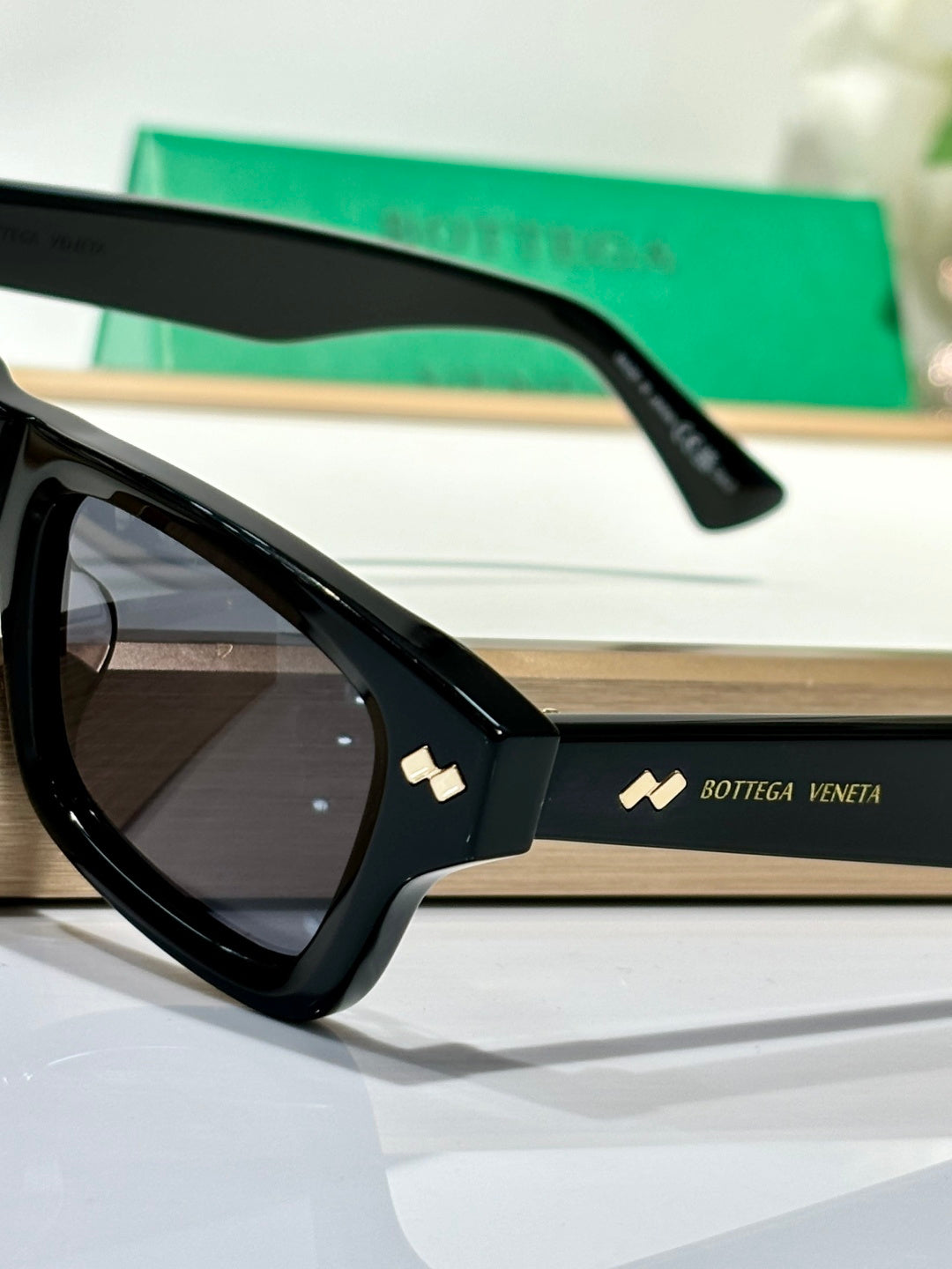 Bottega Veneta BV1351 Black & Green Designer Sunglasses 50-12-145 mm - detail image 8