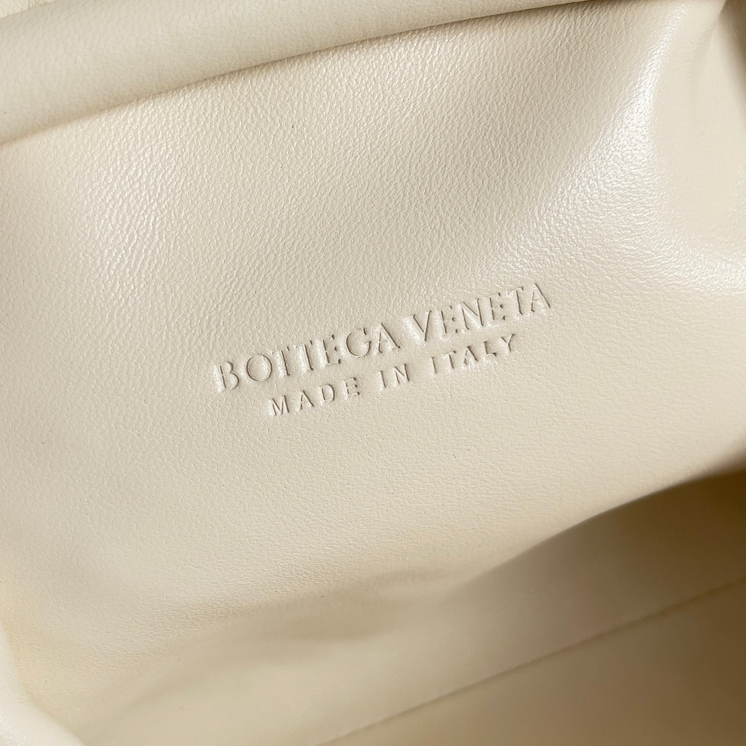 Bottega Veneta 804038 Black Clutch Bag Edition 4 - detail image 7