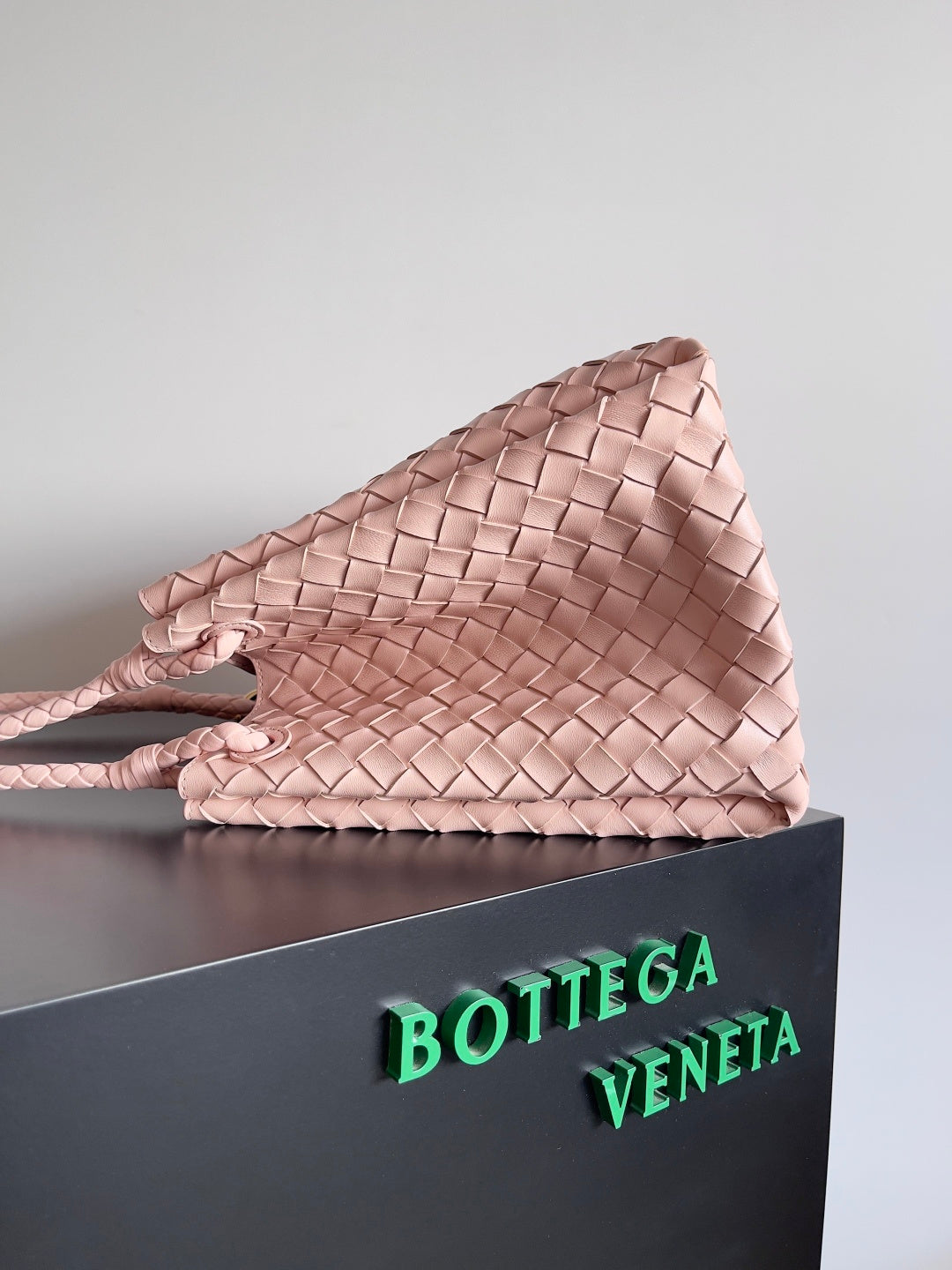 Bottega Veneta 796571 Black & Red Designer Handbag - detail image 5