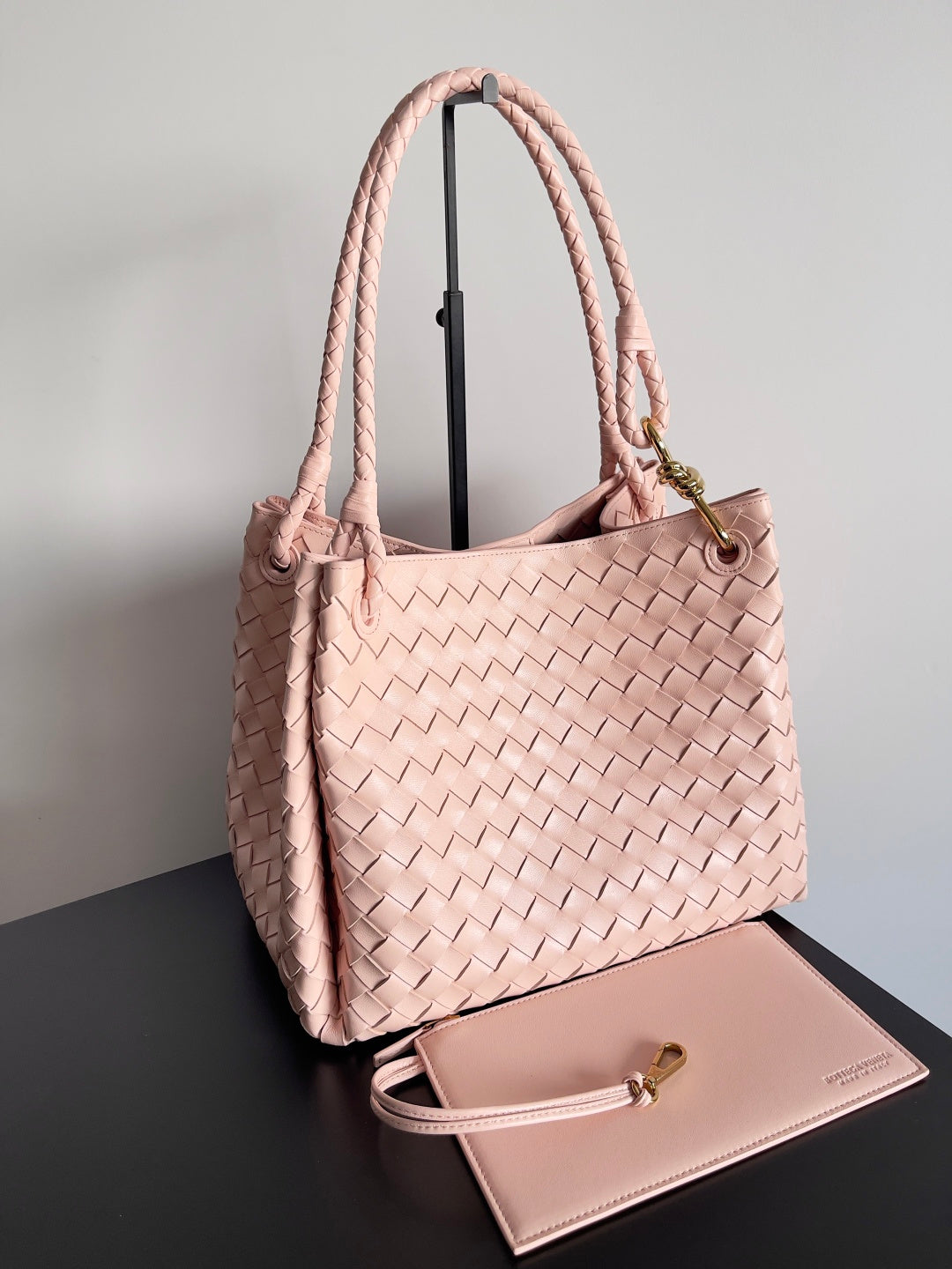 Bottega Veneta 796571 Black & Red Designer Handbag - detail image 2