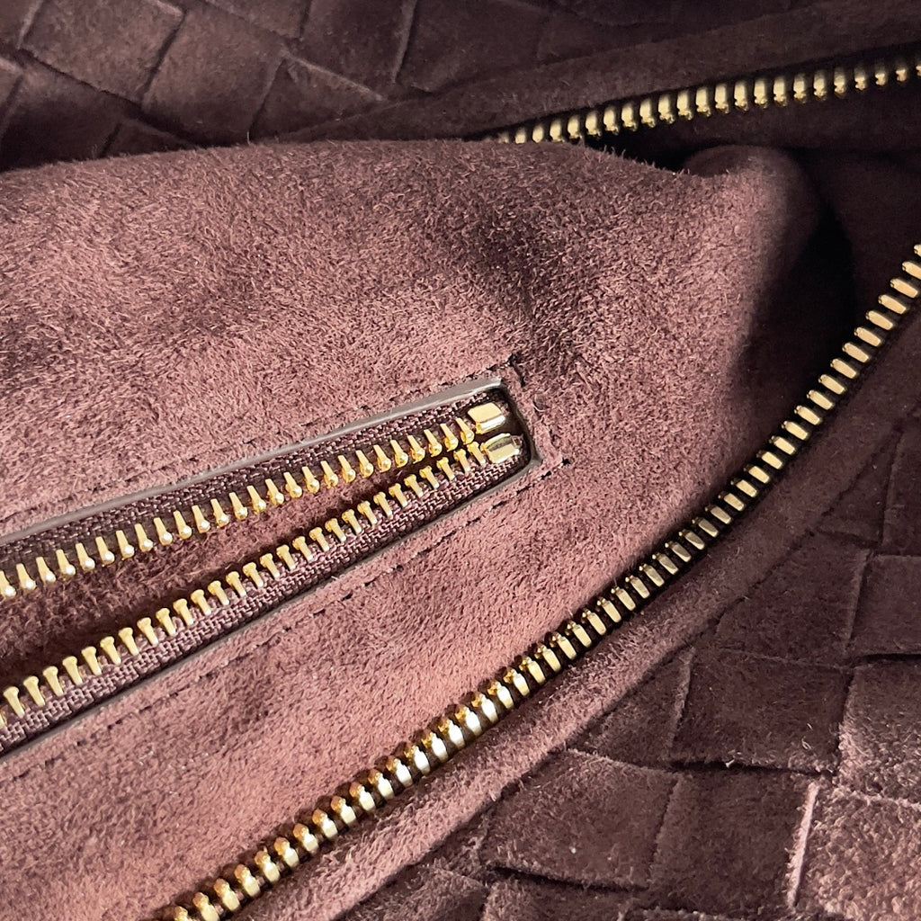 Bottega Veneta Black Designer Handbag Edition 851 - detail image 8