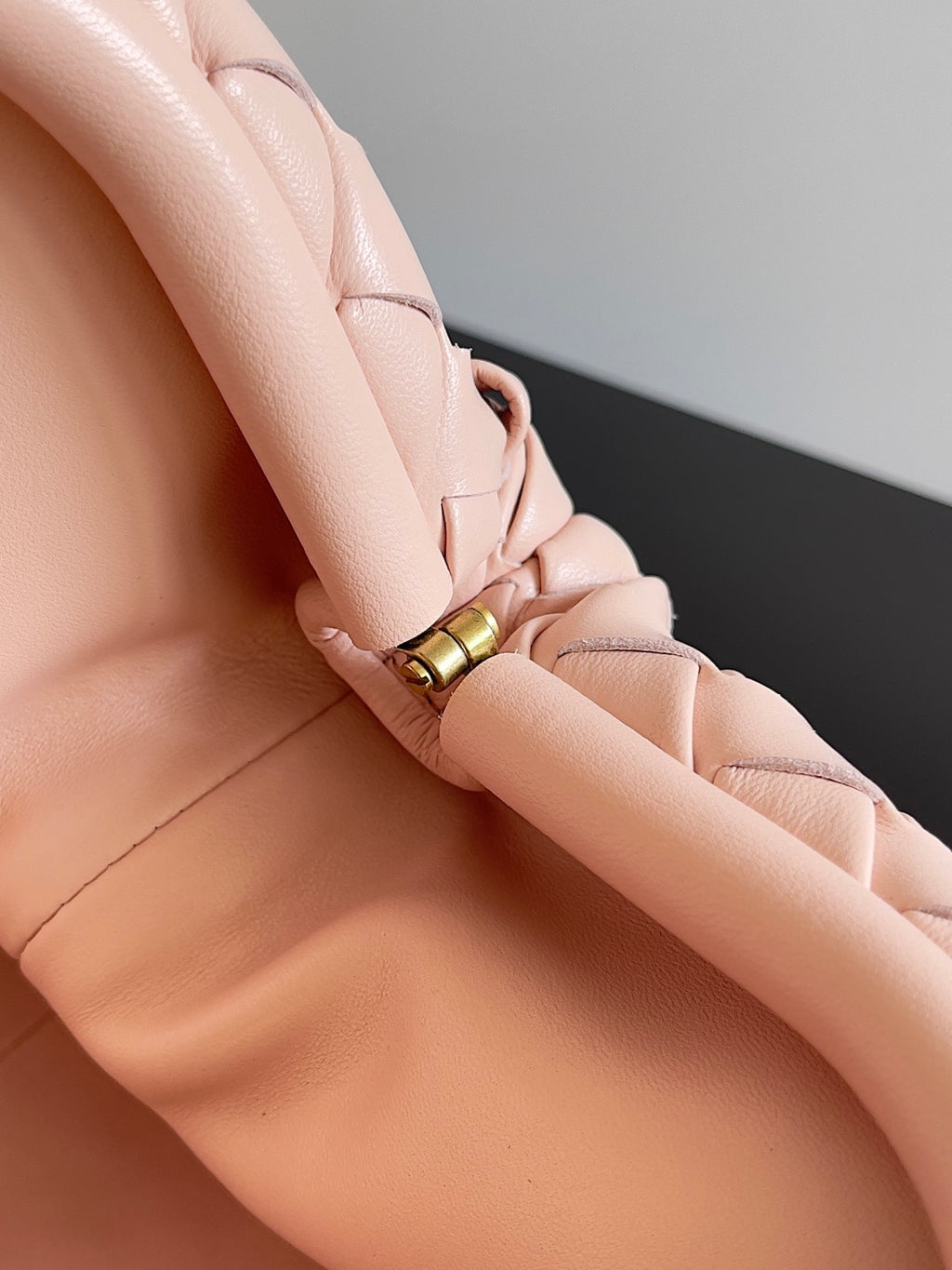 Bottega Veneta 785807 Black & Rose Gold Clutch Bag - detail image 7