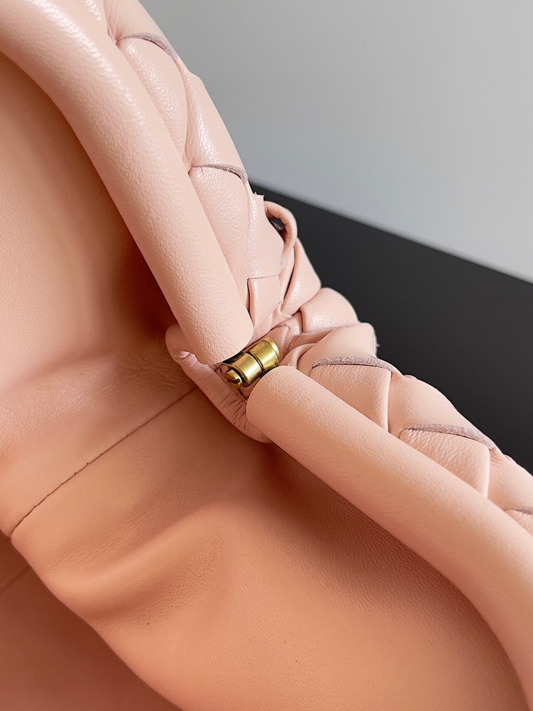 Bottega Veneta 785807 Black & Rose Gold Clutch Bag - detail image 7