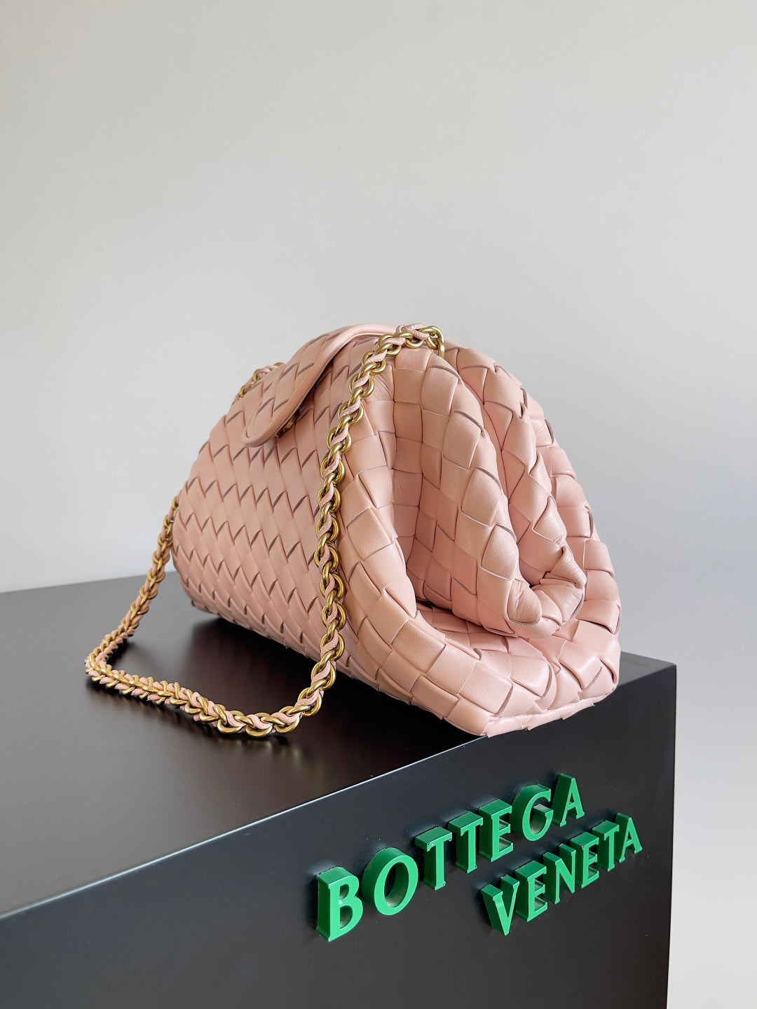 Bottega Veneta 785807 Black & Rose Gold Clutch Bag - detail image 2