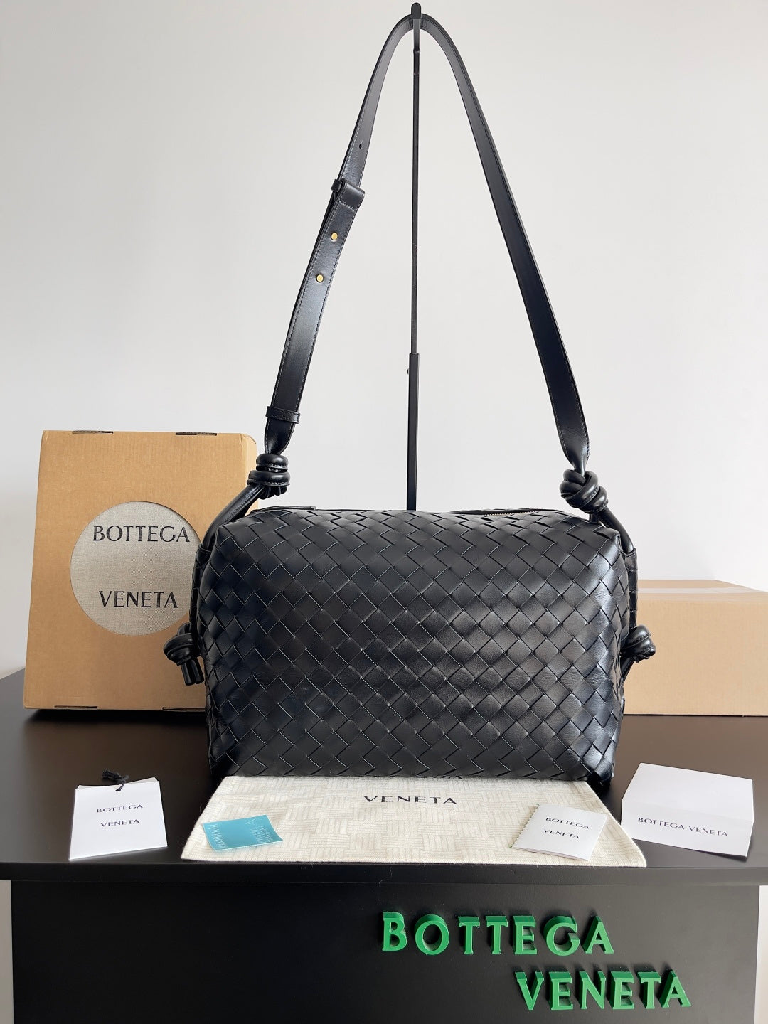 Bottega Veneta Black Designer Handbag Edition 854