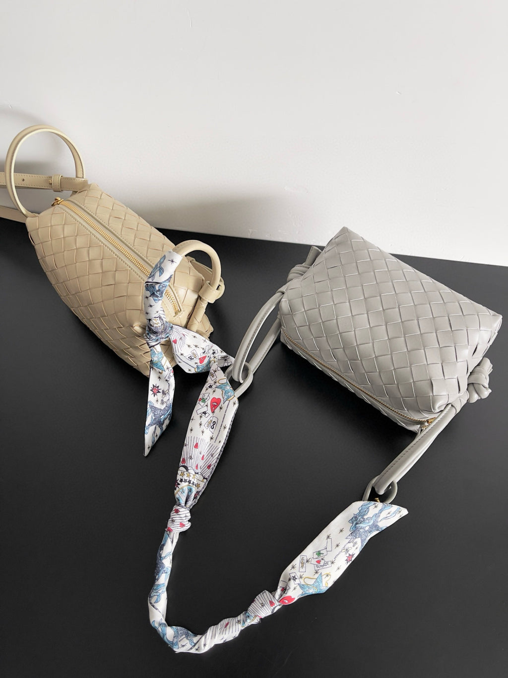 Bottega Veneta Black Designer Handbag Edition 876 - detail image 5