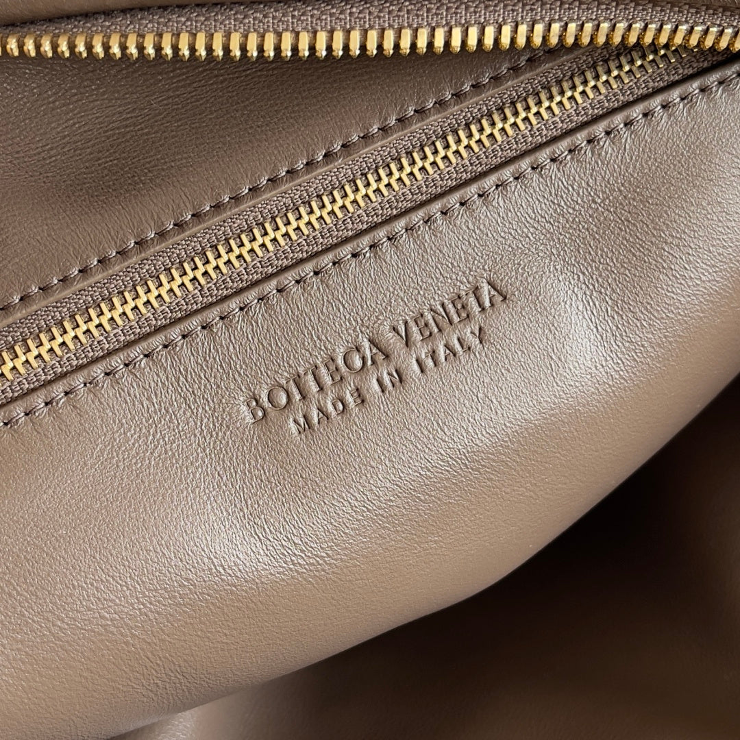 Bottega Veneta Brown Designer Handbag Edition 95 - detail image 5