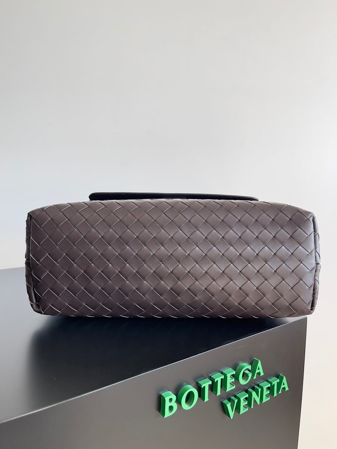 Bottega Veneta 807715 Black Designer Handbag Edition 4 - detail image 4