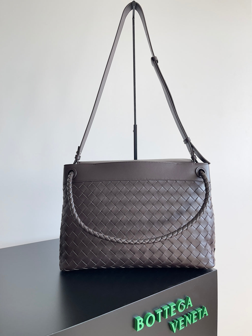 Bottega Veneta 807715 Black Designer Handbag Edition 4 - detail image 3