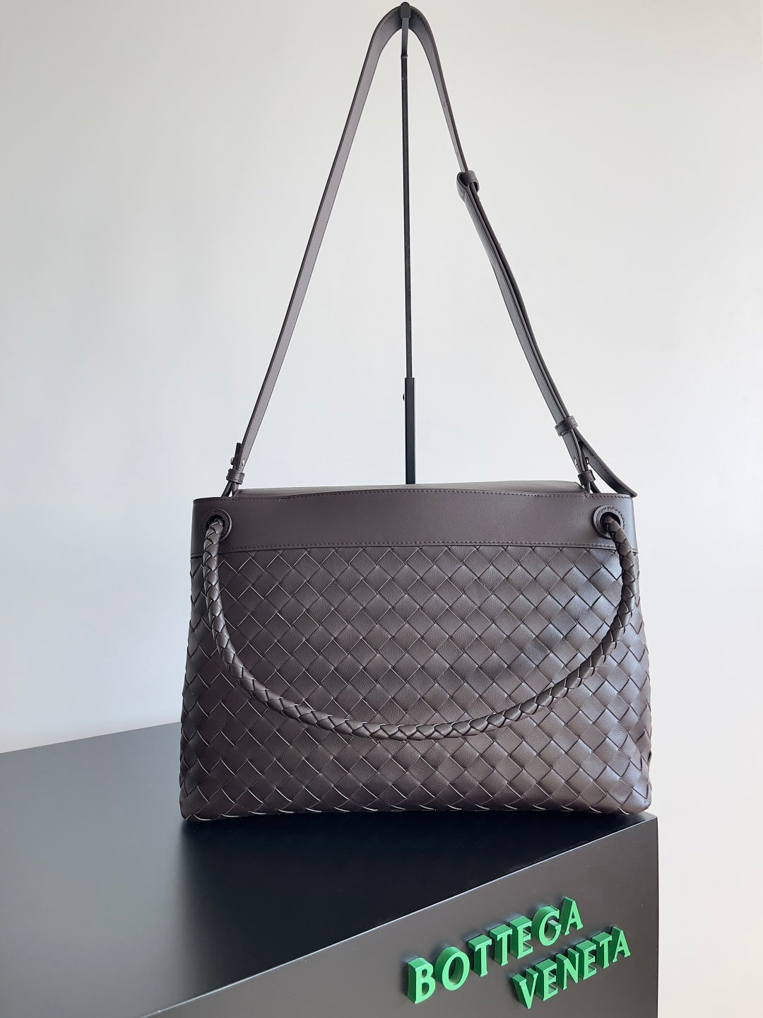 Bottega Veneta 807715 Black Designer Handbag Edition 4 - detail image 3