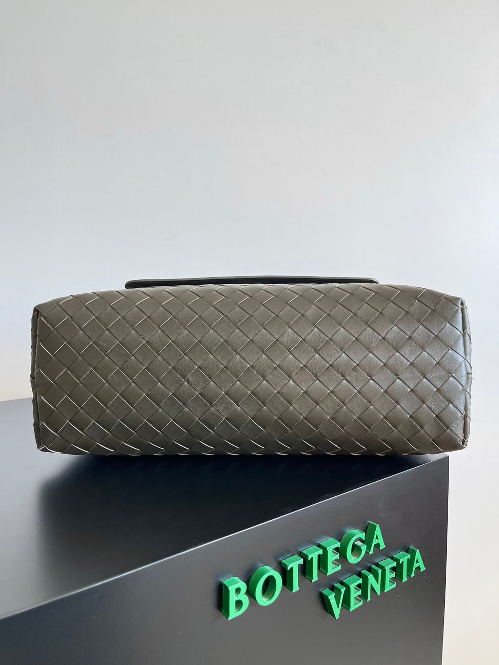 Bottega Veneta 807715 Black Designer Handbag Edition 3 - detail image 4