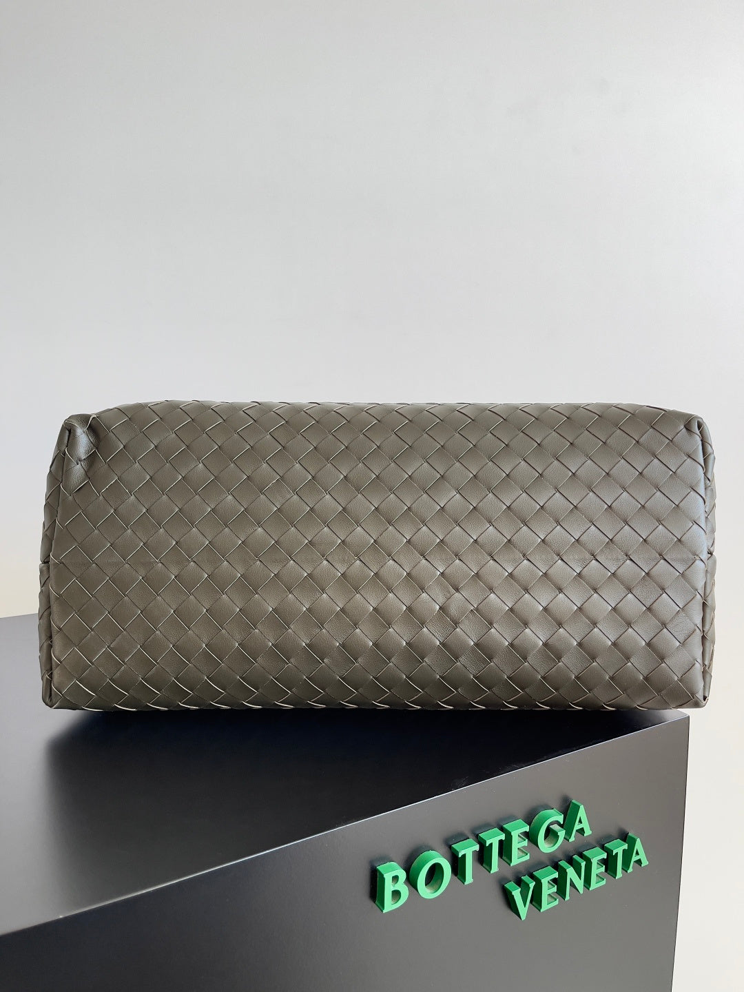 Bottega Veneta 805969 Black Designer Handbag - detail image 4