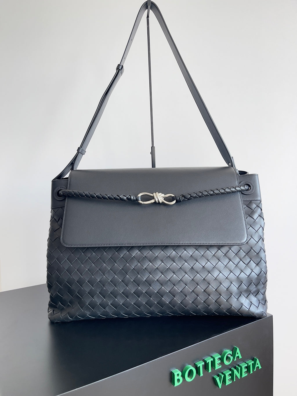 Bottega Veneta 805969 Black Designer Handbag Edition 3