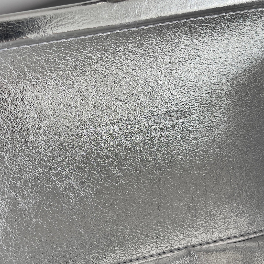 Bottega Veneta 717622 Black Designer Handbag - detail image 8