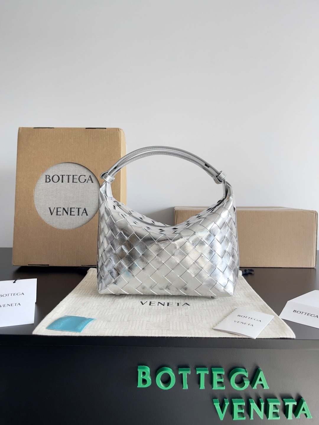 Bottega Veneta Silver & Black Designer Handbag Edition 7