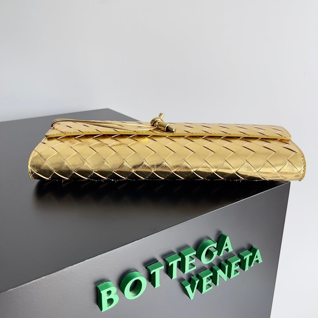 Bottega Veneta 741511 Black & Gold Designer Handbag - detail image 4