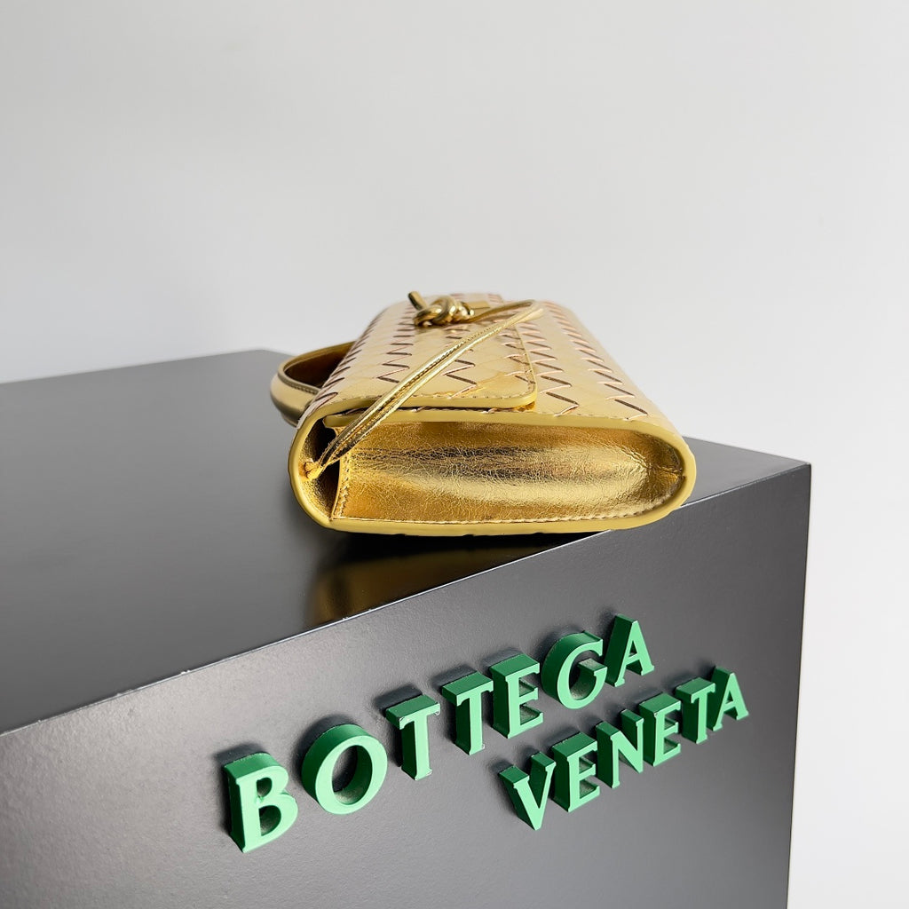 Bottega Veneta 741511 Black & Gold Designer Handbag - detail image 3