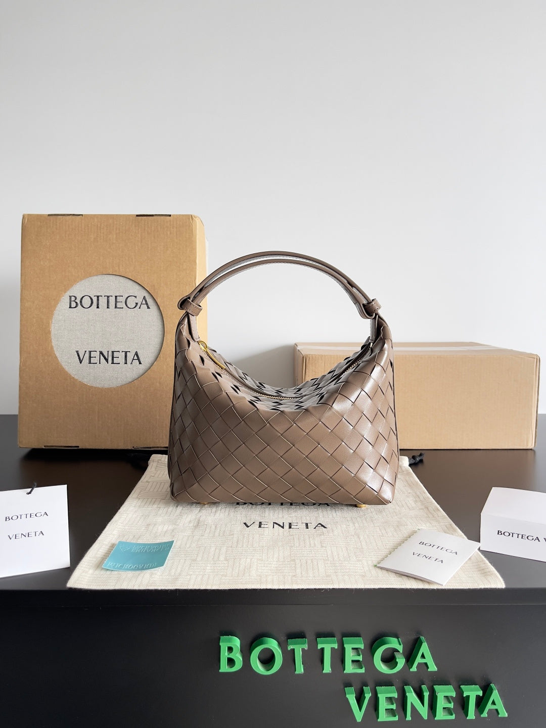 Bottega Veneta Brown & Black Designer Handbag Edition 4