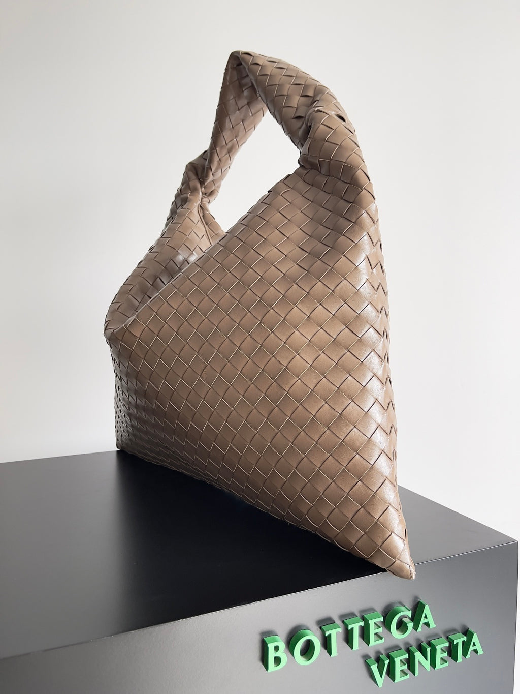 Bottega Veneta 763970 Brown Designer Handbag - detail image 2