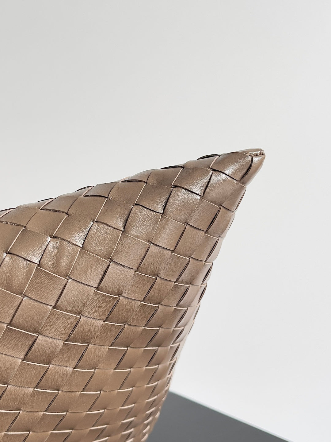Bottega Veneta 763970 Brown Designer Handbag - detail image 4
