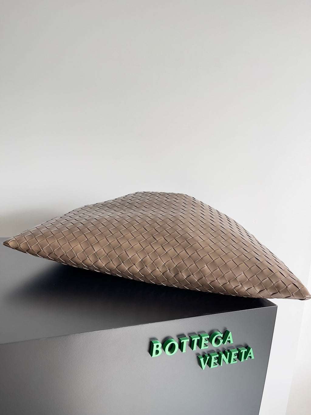 Bottega Veneta 763970 Brown Designer Handbag - detail image 3