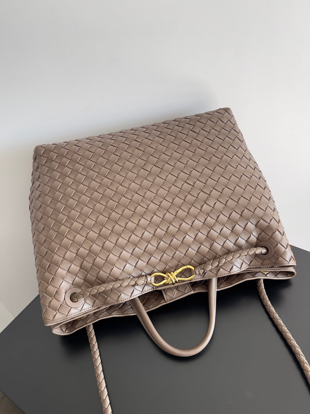 Bottega Veneta 743575 Brown Designer Handbag - detail image 4