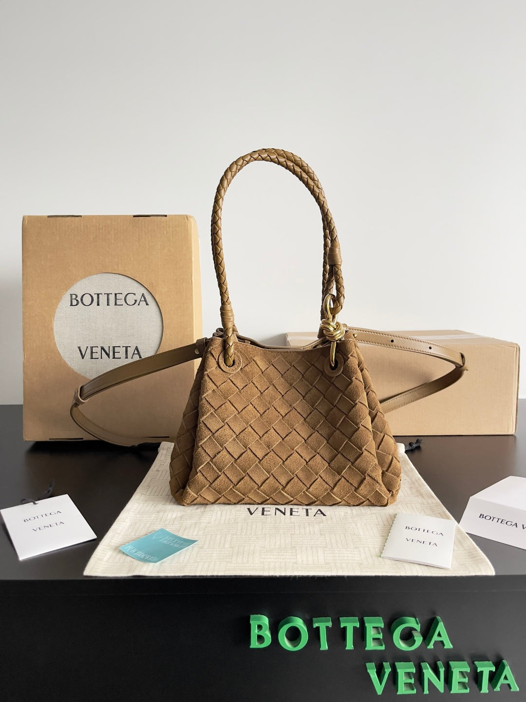 Bottega Veneta Brown Designer Handbag Edition 88