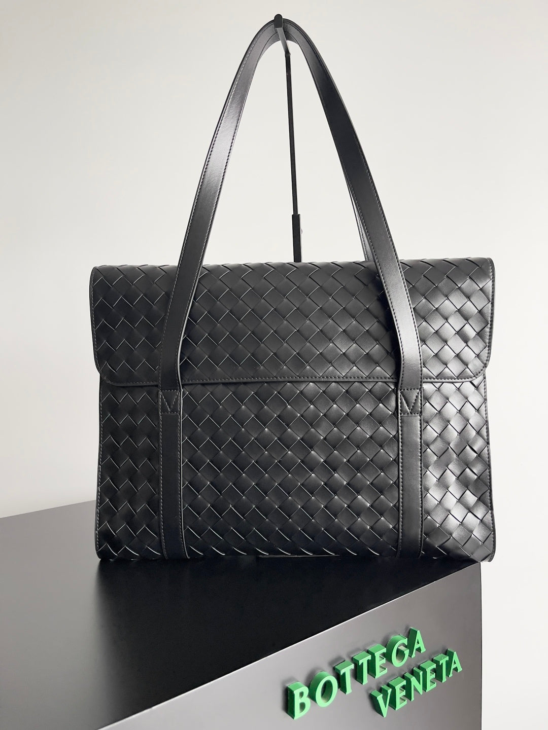 Bottega Veneta 795102 Black Designer Handbag Edition 2