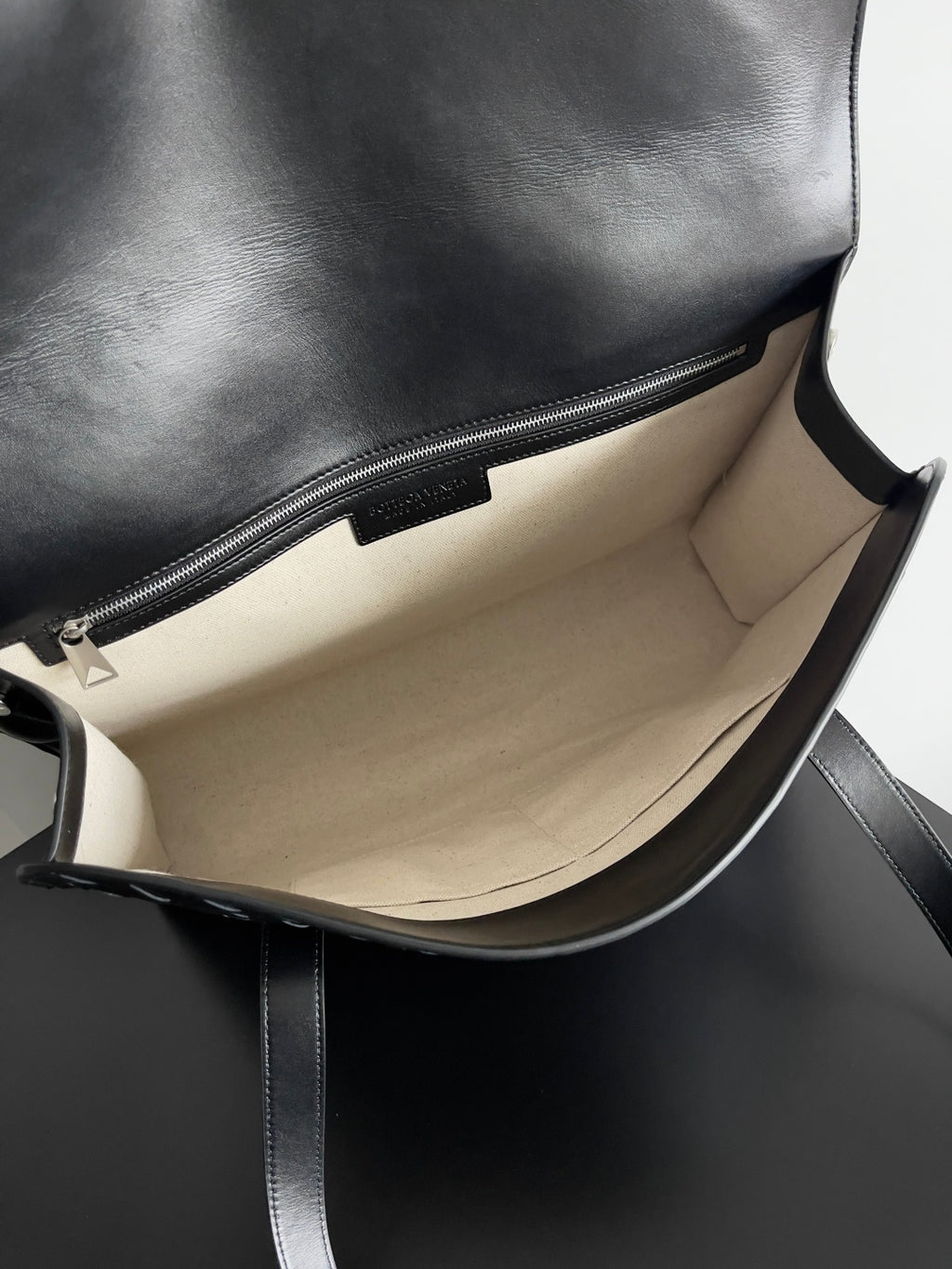 Bottega Veneta 795102 Black Designer Handbag Edition 2 - detail image 9