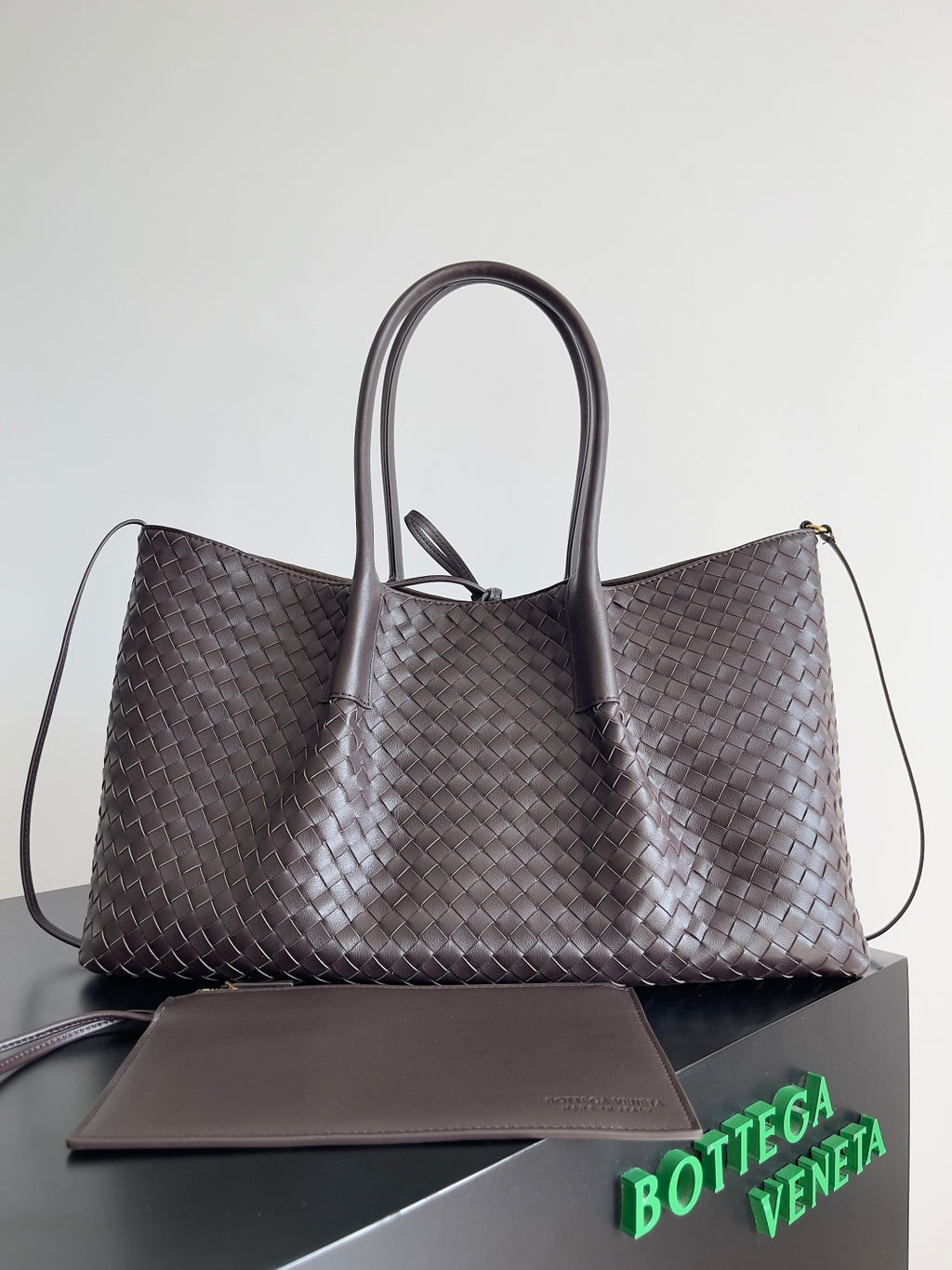 Bottega Veneta 817166 Black Designer Handbag Edition 5
