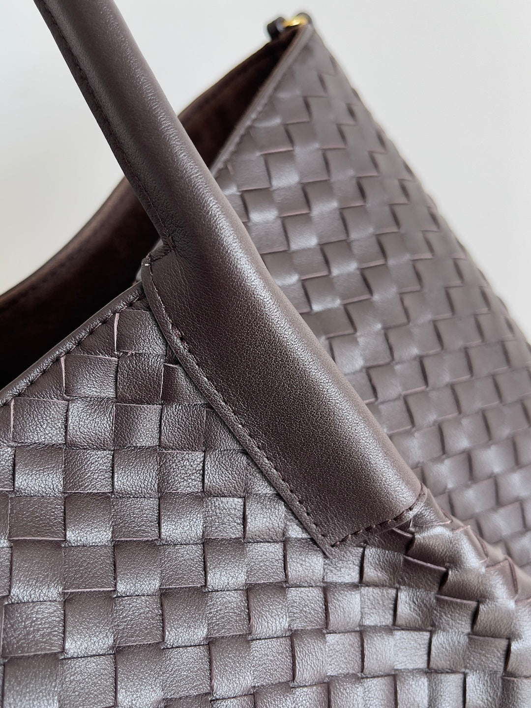Bottega Veneta 817166 Black Designer Handbag Edition 5 - detail image 4