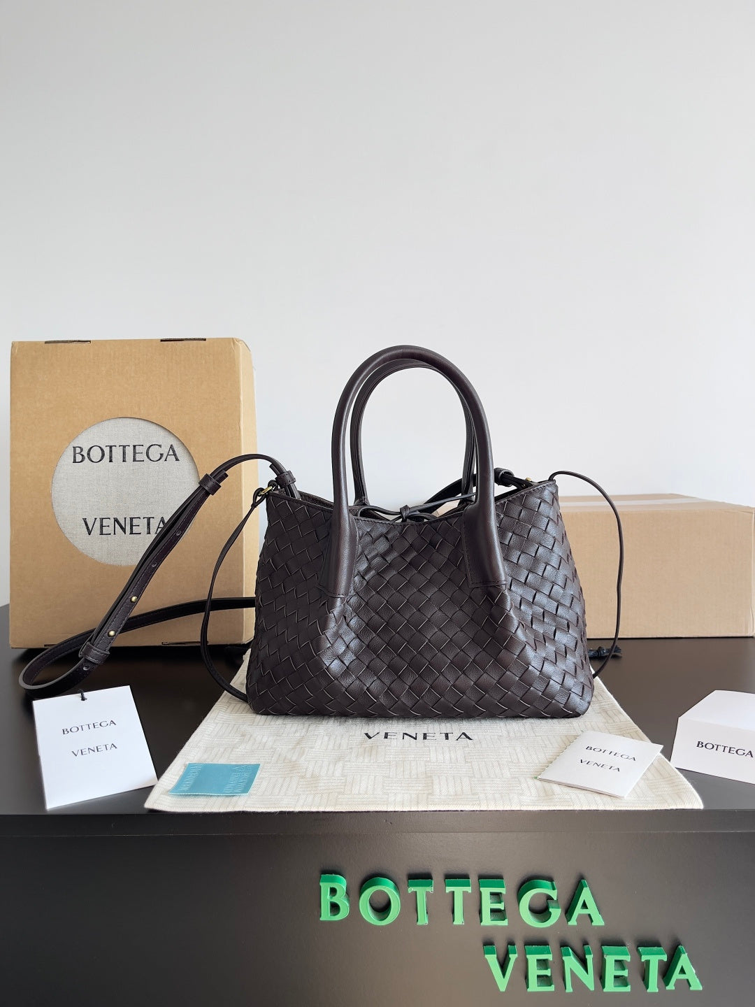 Bottega Veneta Black Designer Handbag Edition 881