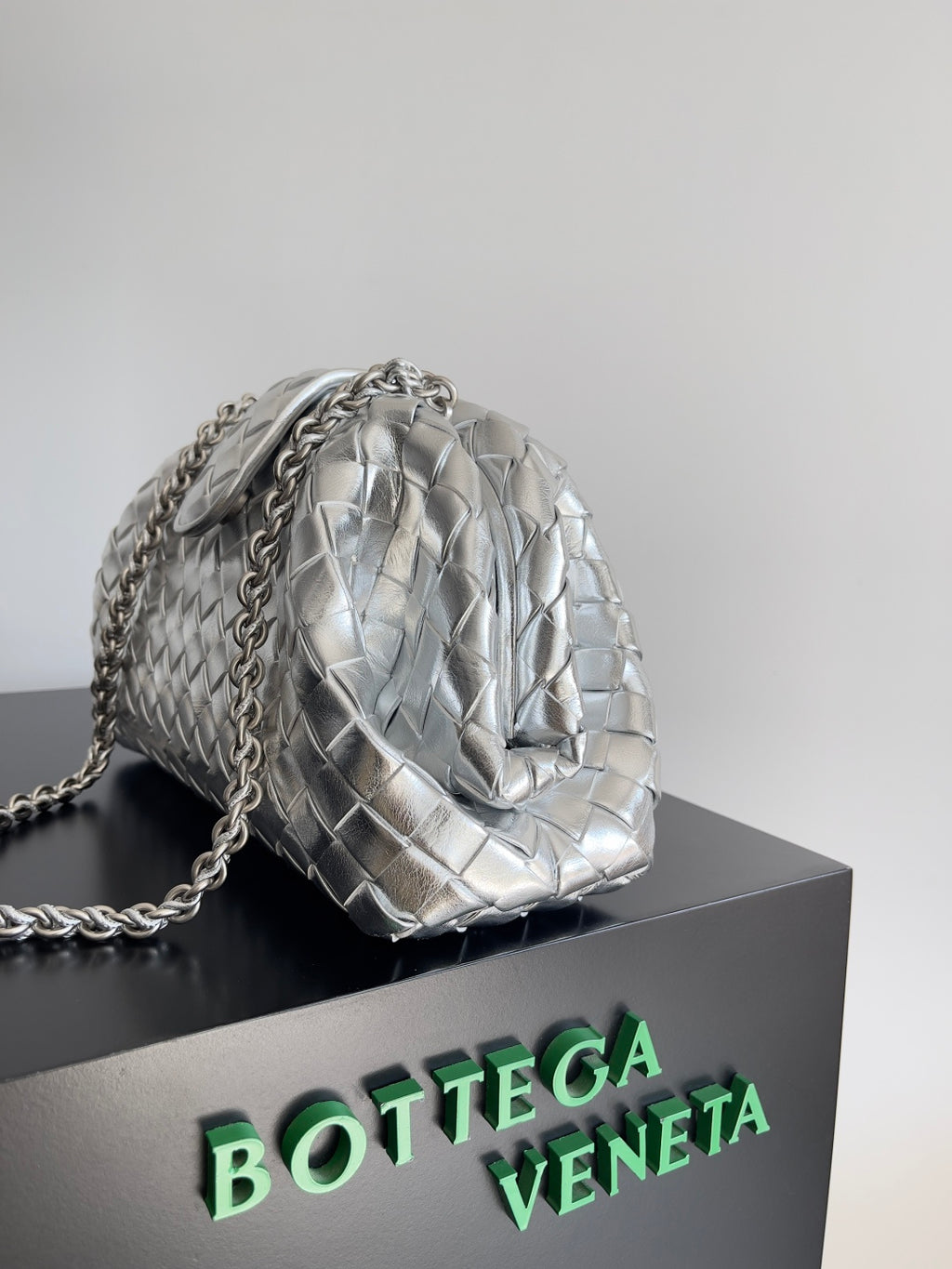 Bottega Veneta 785807 Black Clutch Bag Edition 6 - detail image 2