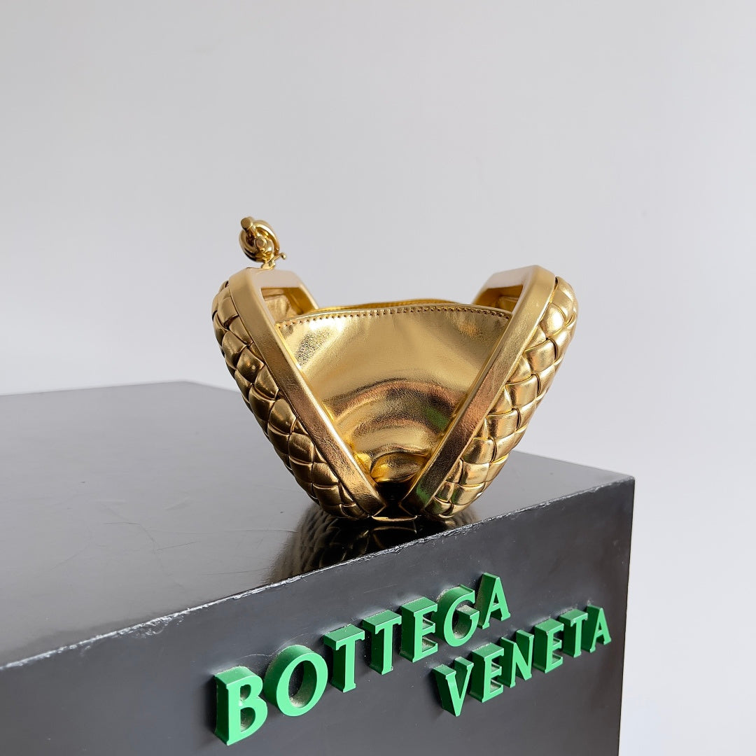 Bottega Veneta 717622 Black Designer Handbag Edition 2 - detail image 8