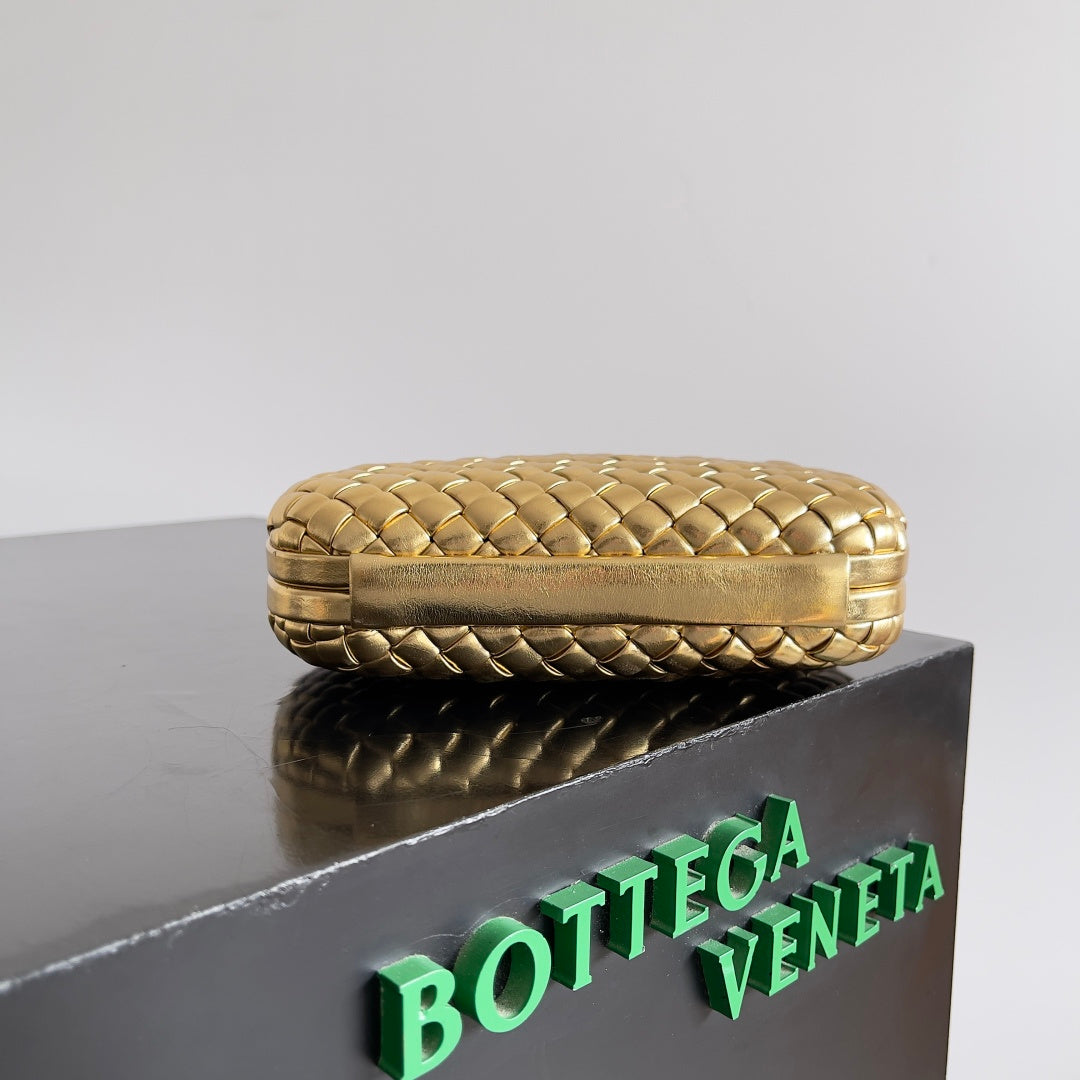Bottega Veneta 717622 Black Designer Handbag Edition 2 - detail image 2