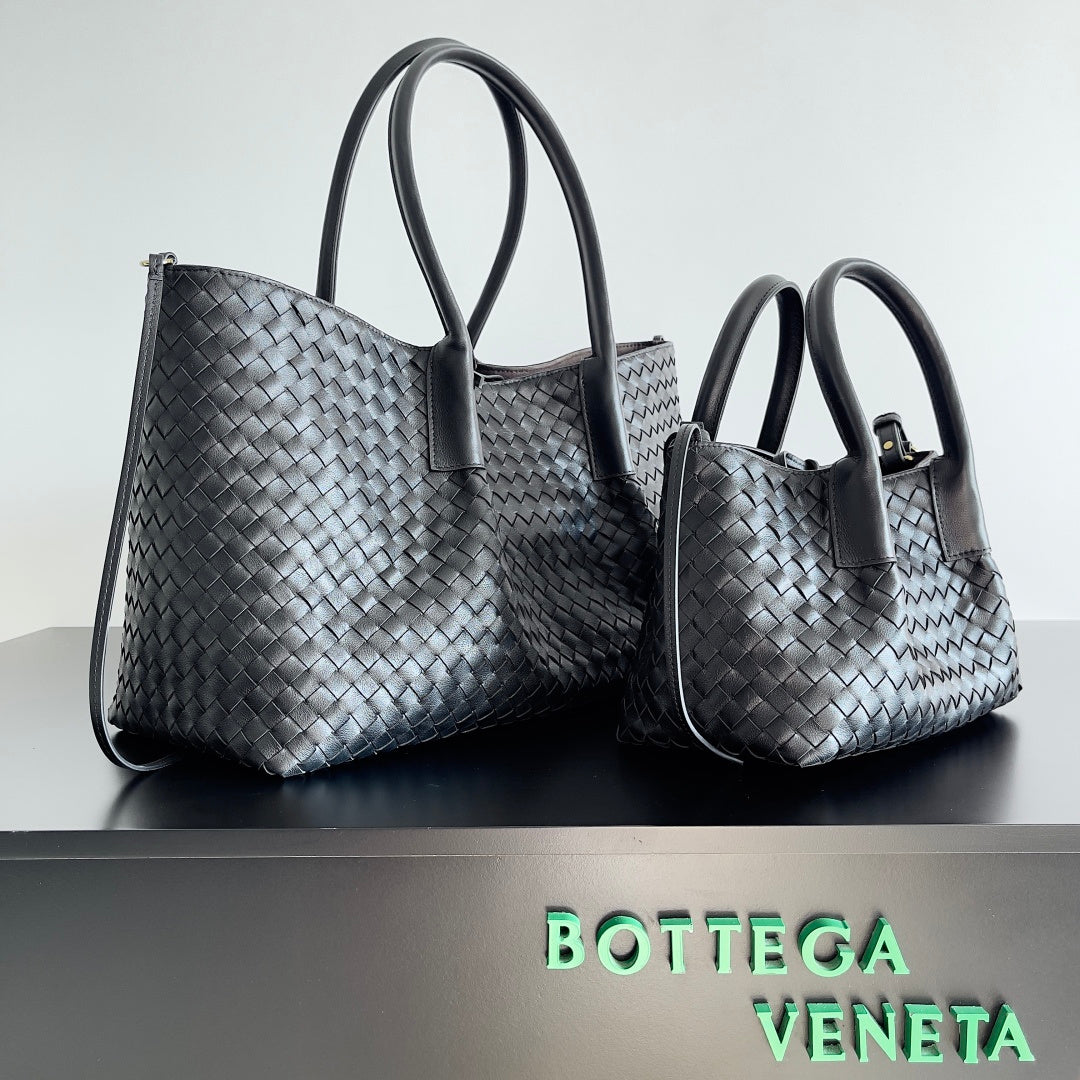 Bottega Veneta Black Designer Handbag Edition 878 - detail image 8