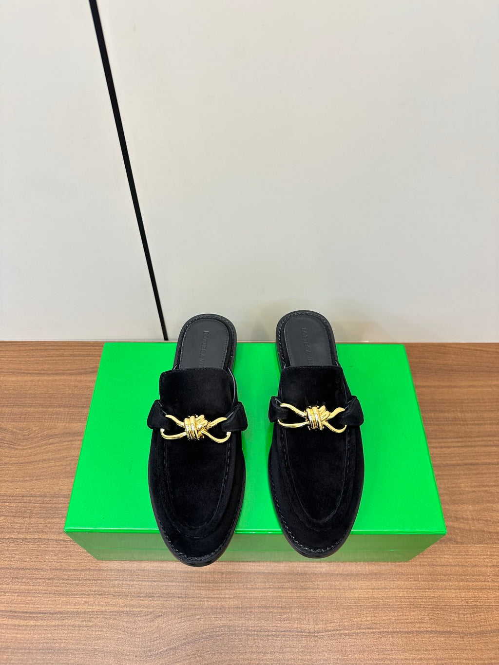 Bottega Veneta Black & Green Designer Shoes EU 35-39 Edition 16