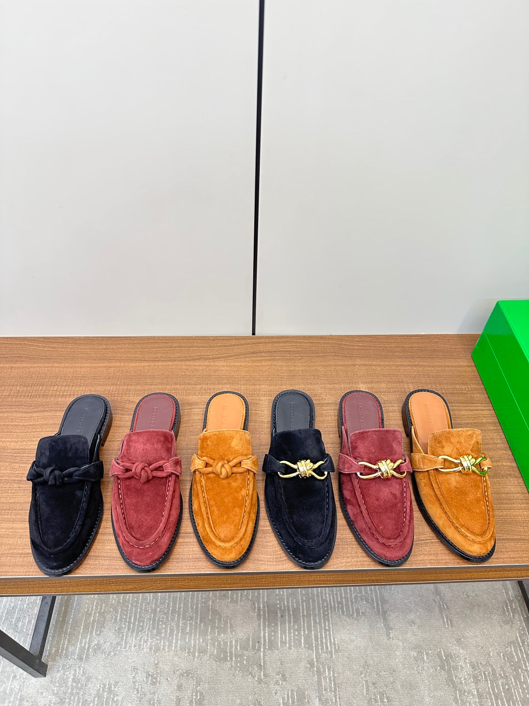 Bottega Veneta Blue, Red & White Slides EU 35-39
