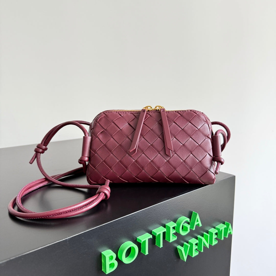 Bottega Veneta 794258 Red Pouch Bag Edition 2