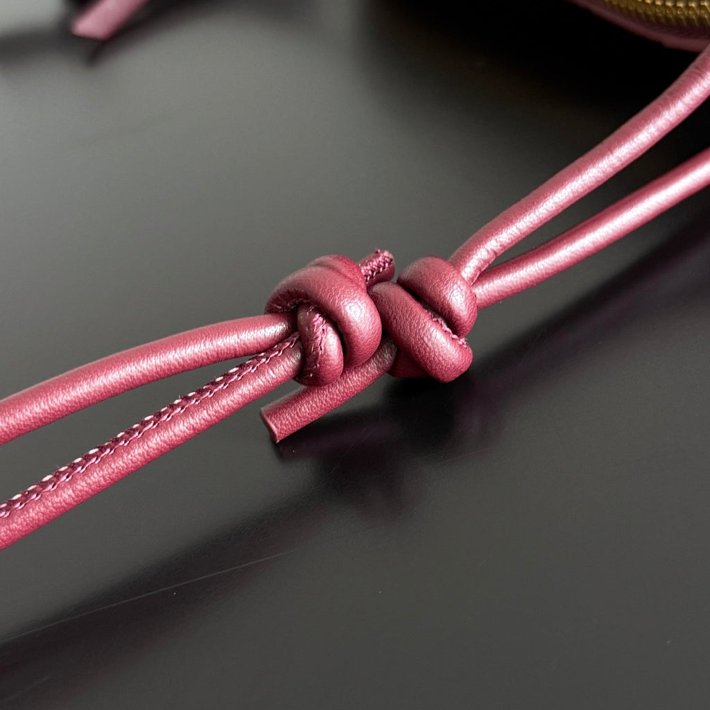 Bottega Veneta 794258 Red Pouch Bag Edition 2 - detail image 3