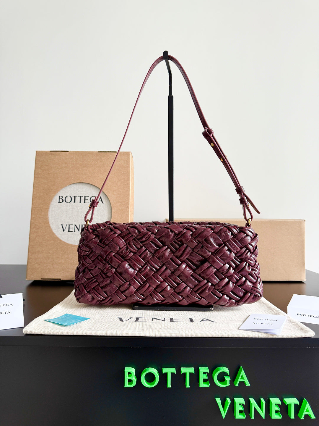 Bottega Veneta Red & Black Designer Handbag Edition 19