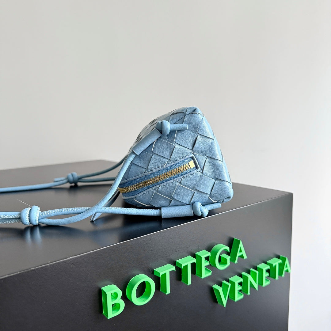 Bottega Veneta 794258 Blue Pouch Bag - detail image 2