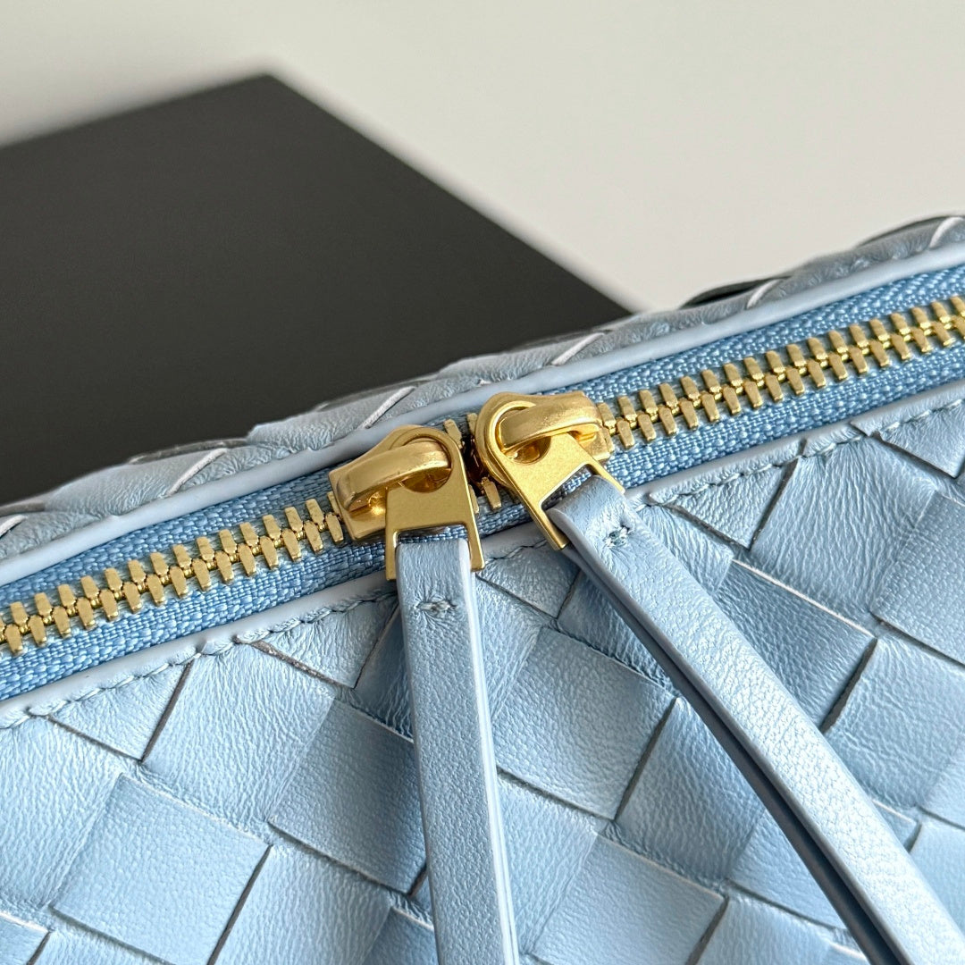 Bottega Veneta 794258 Blue Pouch Bag - detail image 4
