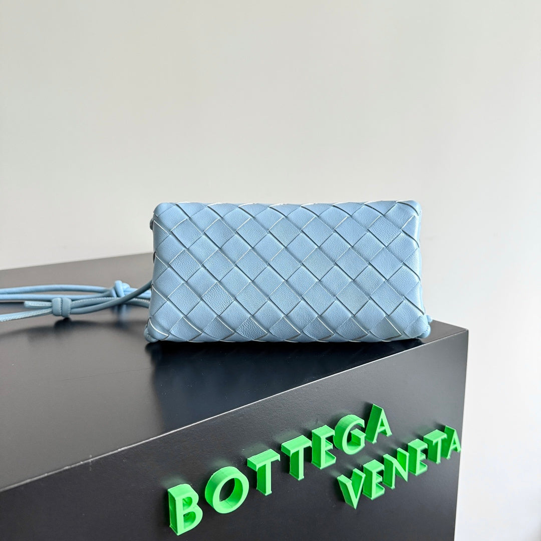 Bottega Veneta 794258 Blue Pouch Bag - detail image 3