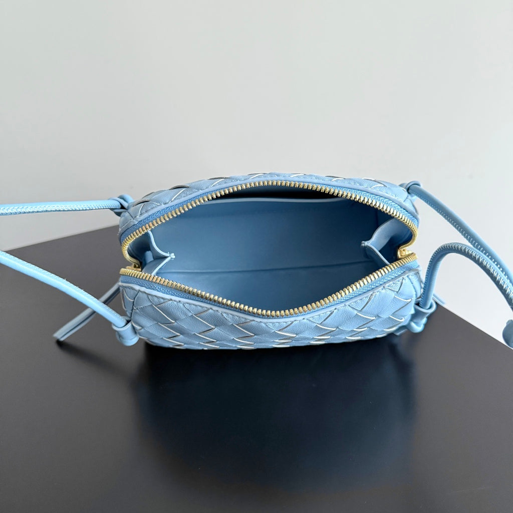 Bottega Veneta 794258 Blue Pouch Bag - detail image 9