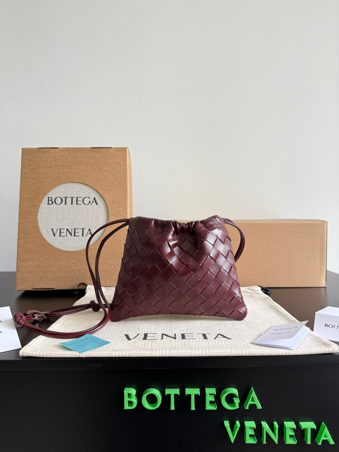 Bottega Veneta Red & Black Designer Handbag Edition 18
